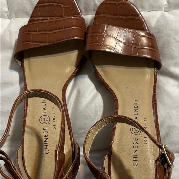 Chinese Laundry Tan Croc-Embossed Heels - Picture 6 of 8